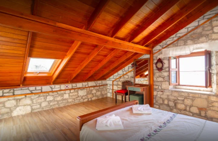 Урла: Lavantalı Konak Taş Ev - Otel&Restoran