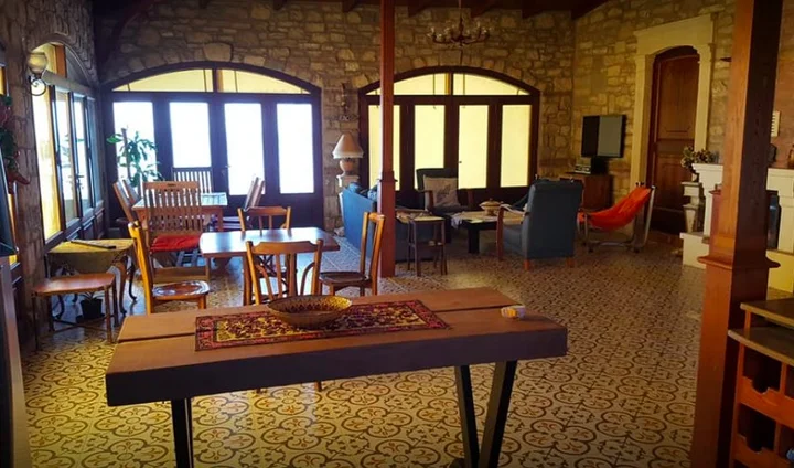 Урла: Lavantalı Konak Taş Ev - Otel&Restoran