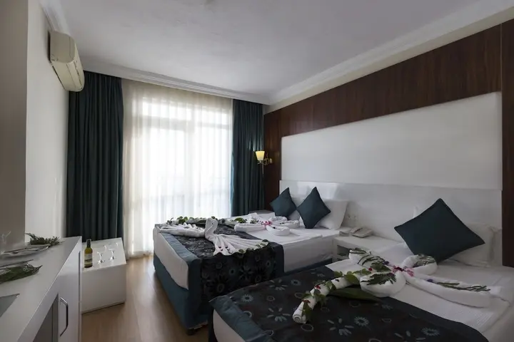 Окурджалар: Akin Paradise Hotel