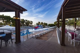 Окурджалар: Akin Paradise Hotel