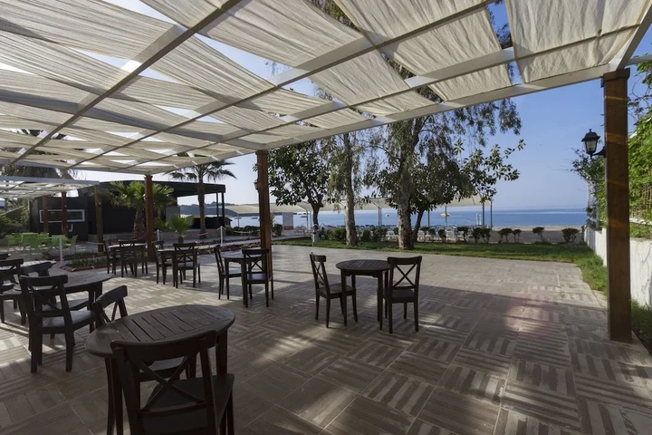 Окурджалар: Akin Paradise Hotel