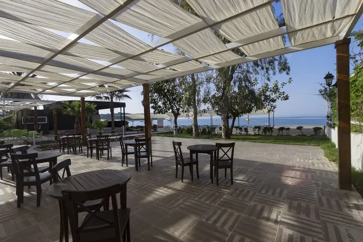 Окурджалар: Akin Paradise Hotel