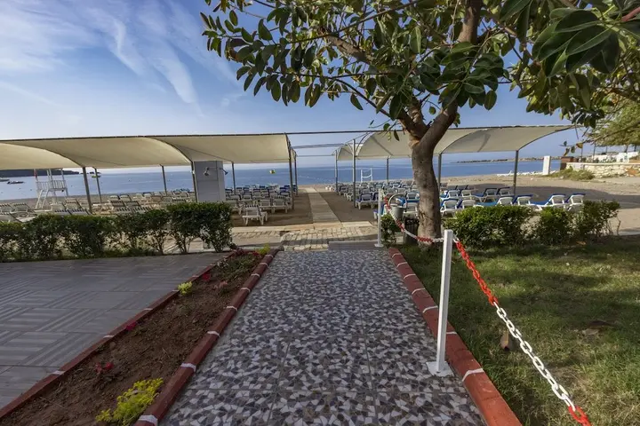 Окурджалар: Akin Paradise Hotel