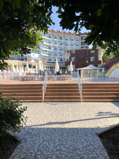 Окурджалар: Akin Paradise Hotel