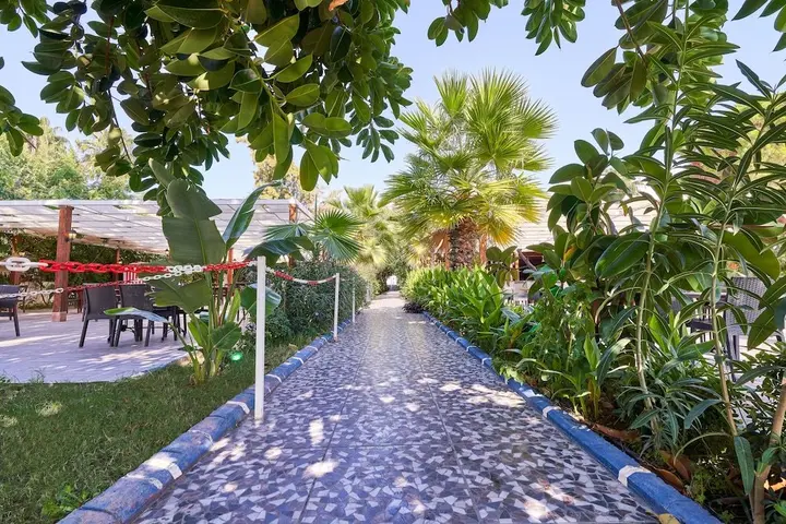 Окурджалар: Akin Paradise Hotel