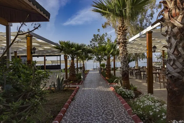 Окурджалар: Akin Paradise Hotel