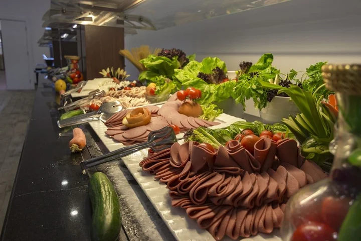 Окурджалар: Akin Paradise Hotel