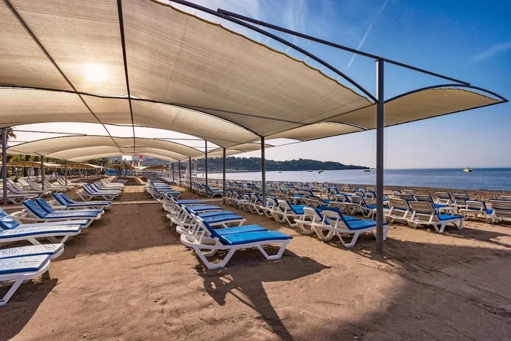 Окурджалар: Akin Paradise Hotel