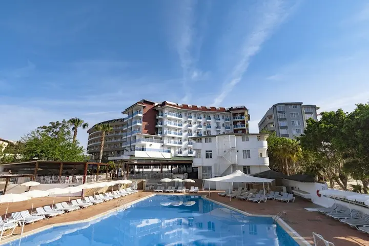 Окурджалар: Akin Paradise Hotel