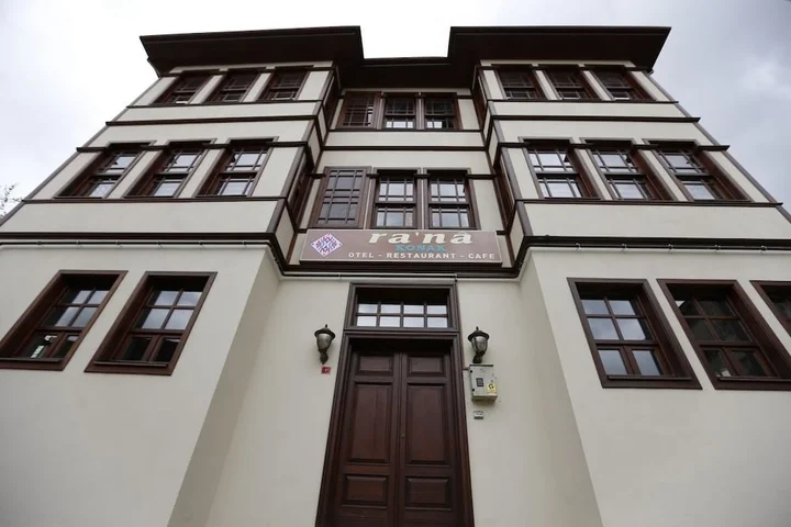 Бартын: Ra'na Konak
