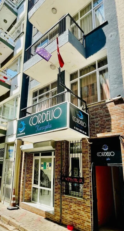 Измир: Cordelio Pension