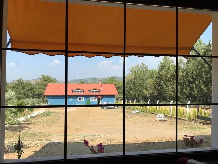 Киразли: Baska Bir Yer