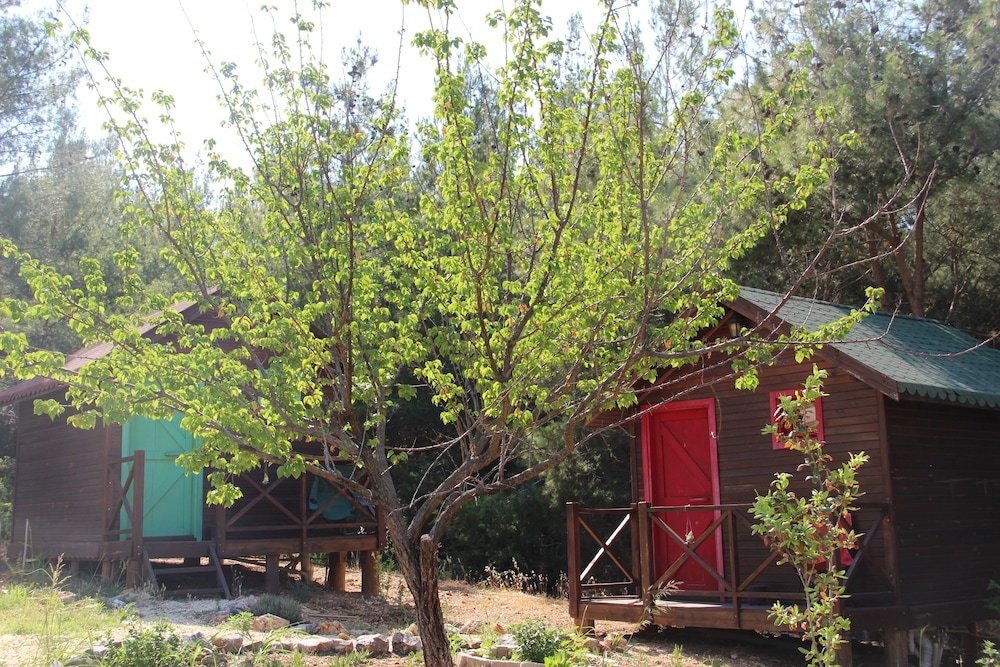 Киразли: Baska Bir Yer