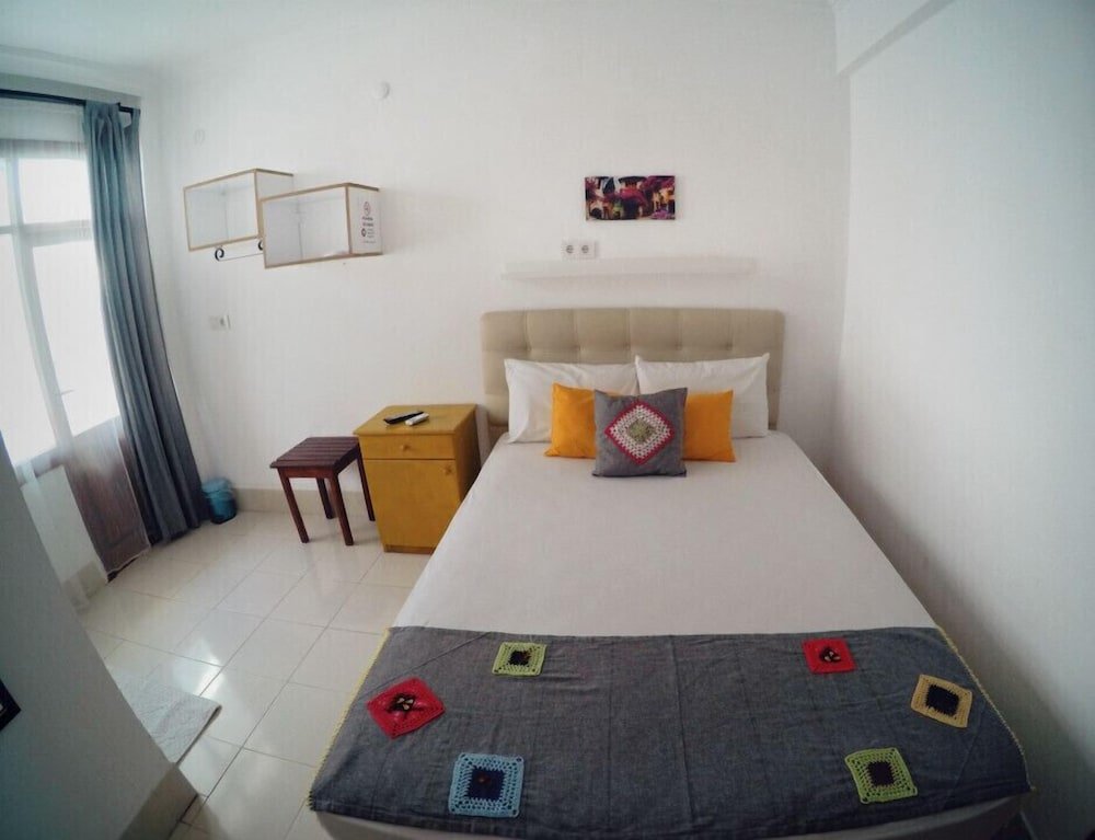 Орен: Miss Hotel Karya
