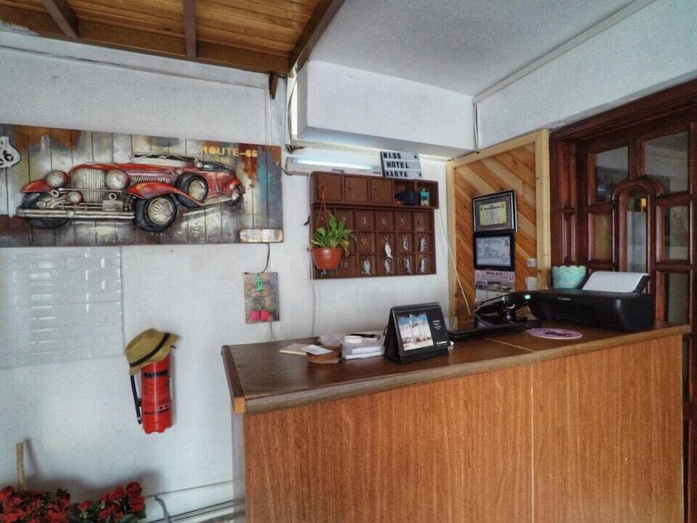 Орен: Miss Hotel Karya