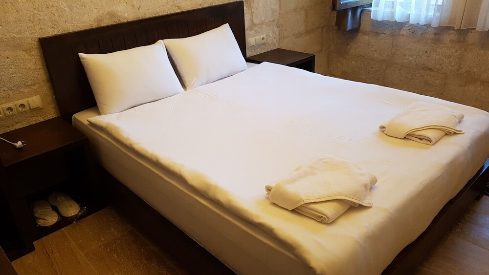 Ургуп: Tafana Cave & Stone Lodge
