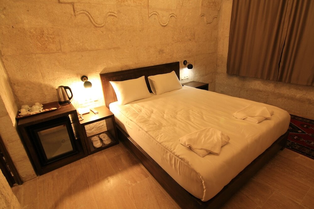Ургуп: Tafana Cave & Stone Lodge