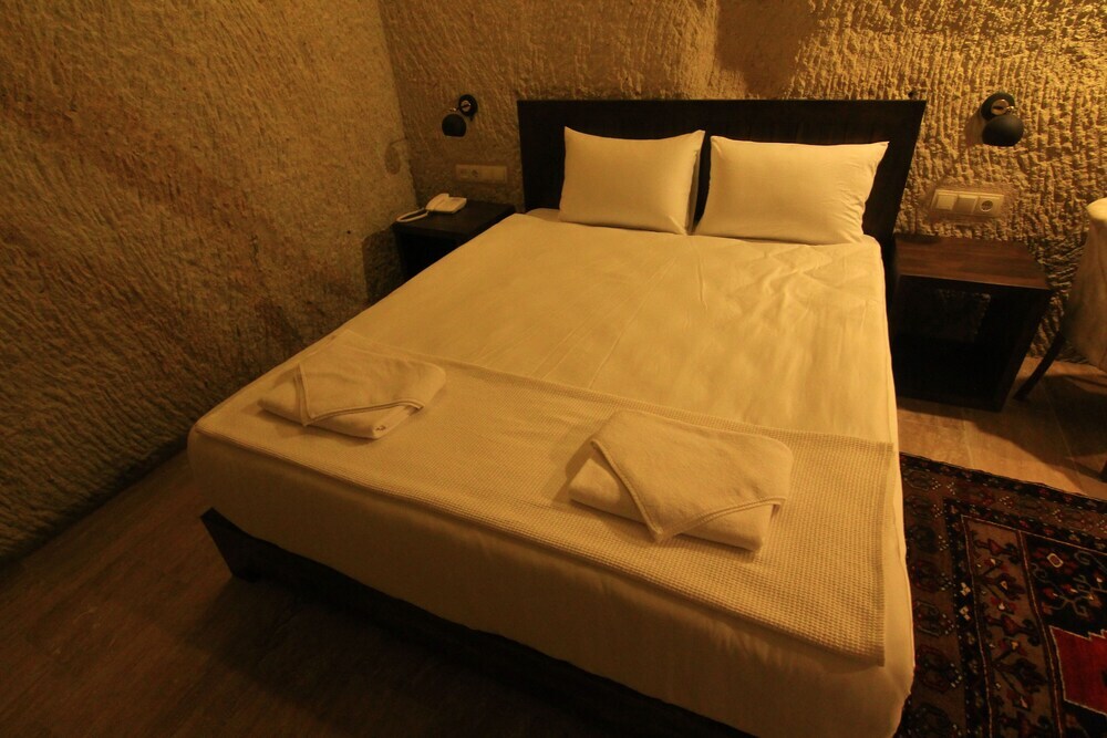 Ургуп: Tafana Cave & Stone Lodge