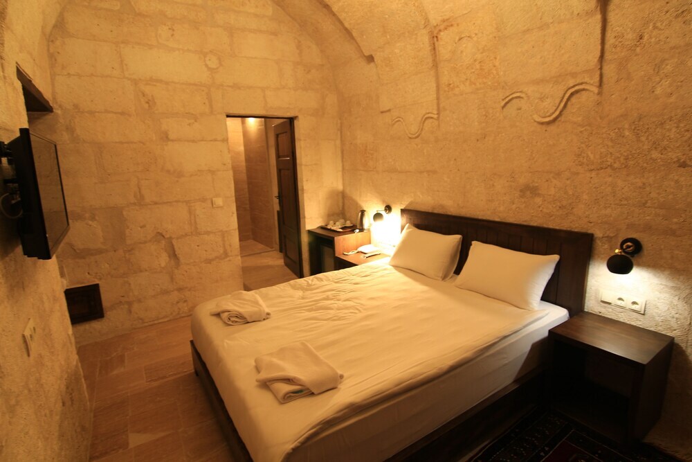 Ургуп: Tafana Cave & Stone Lodge
