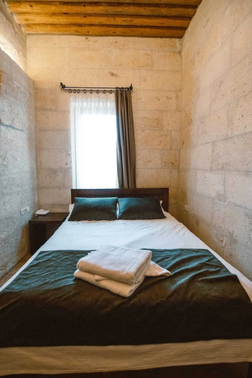 Ургуп: Tafana Cave & Stone Lodge