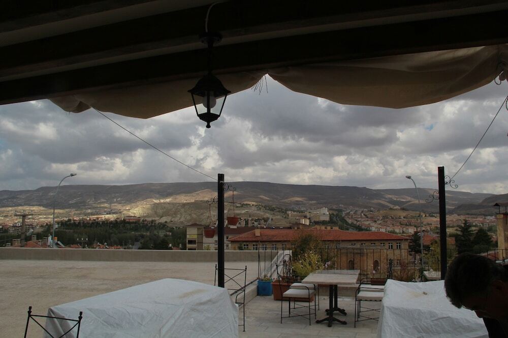 Ургуп: Tafana Cave & Stone Lodge