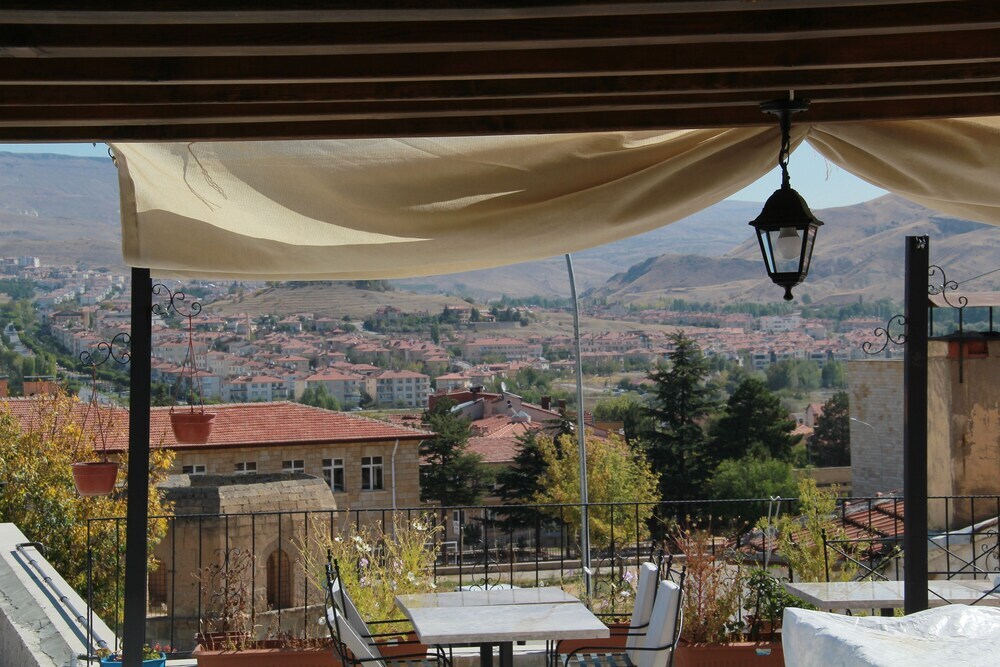 Ургуп: Tafana Cave & Stone Lodge