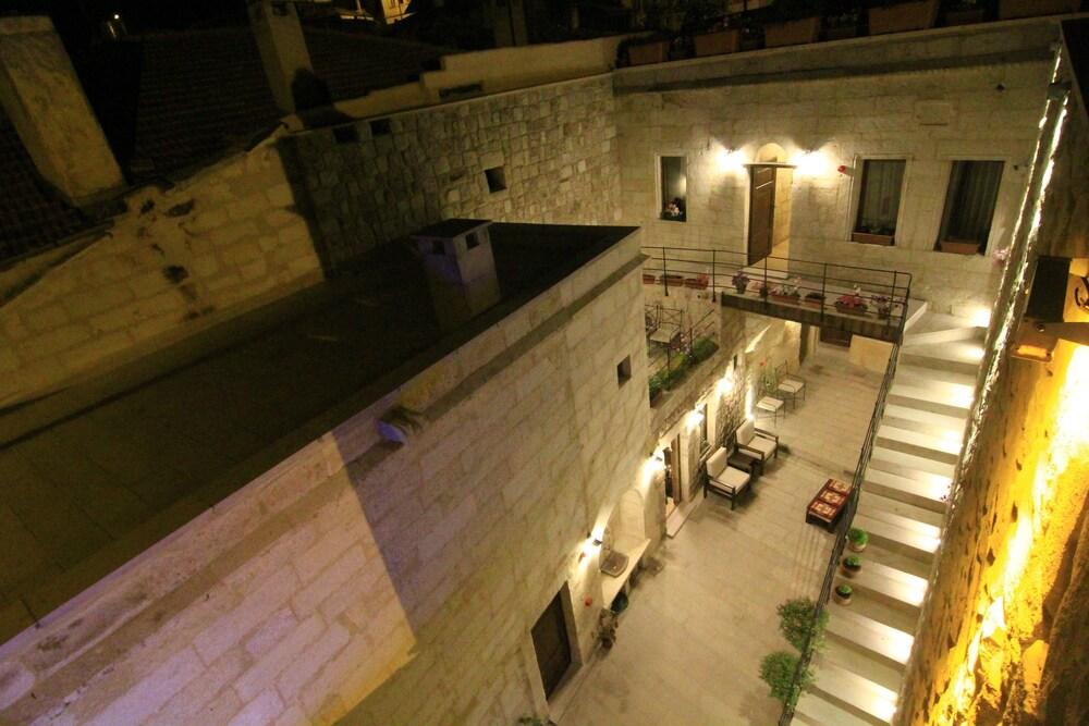Ургуп: Tafana Cave & Stone Lodge