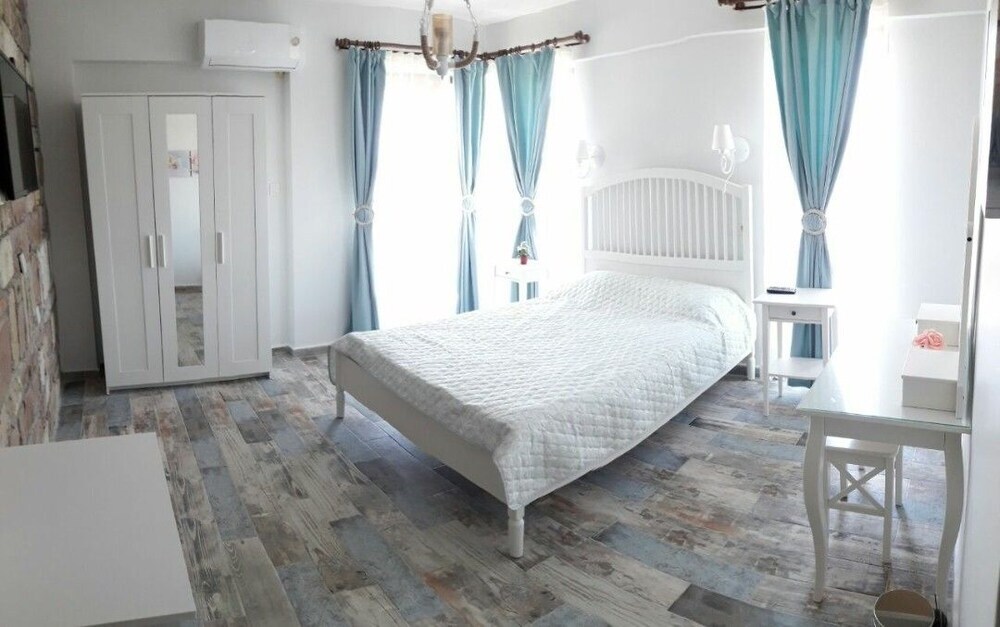 Айвалык: Beyaz Tas Otel