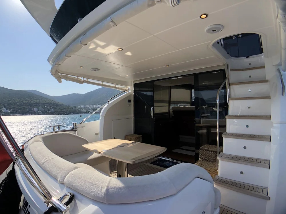 Бодрум: 2017 Princess 52 Fly Yacht In Bodrum