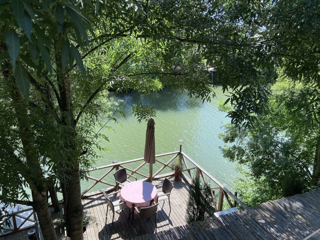 Сайл: Antik River House