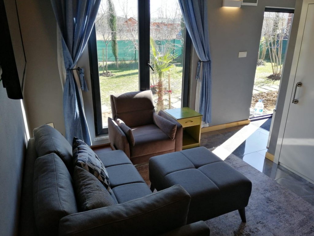 Сайл: Antik River House