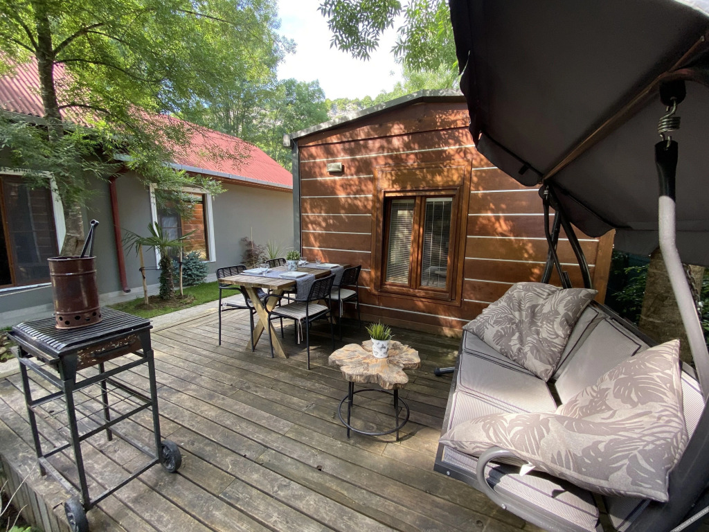 Сайл: Antik River House