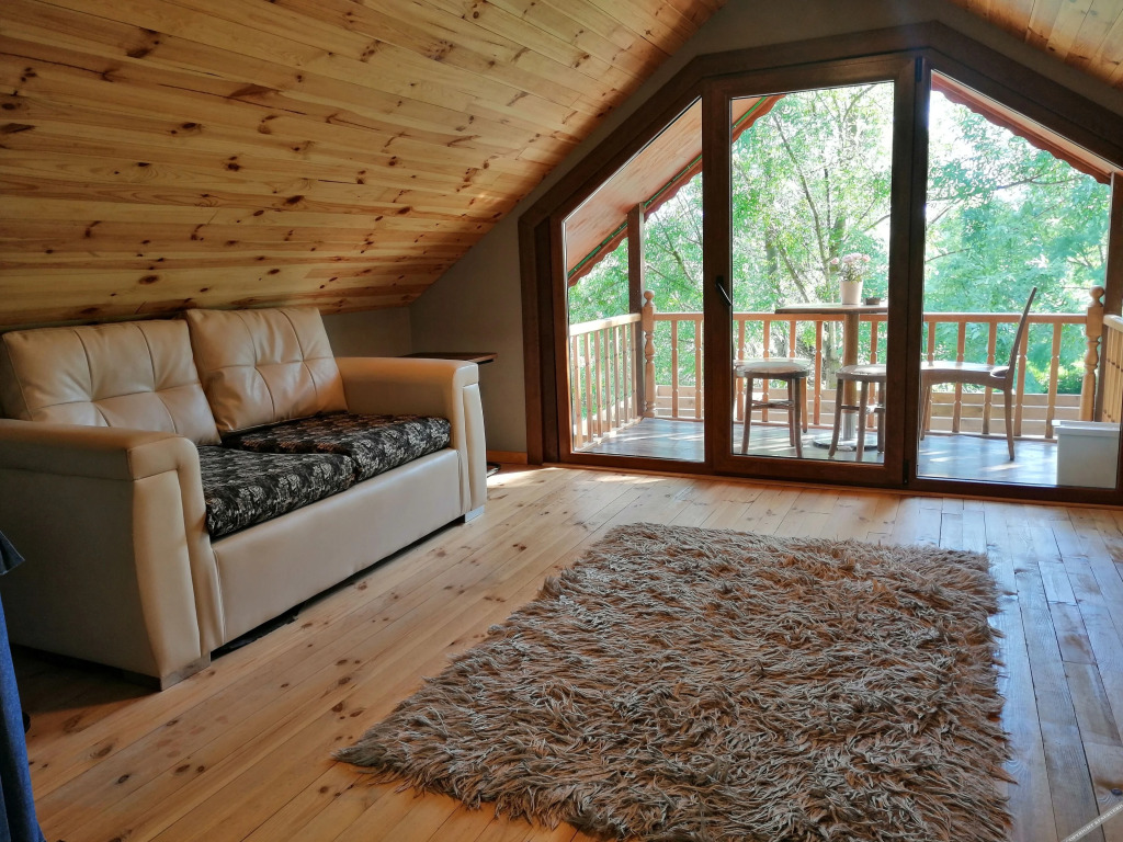 Сайл: Antik River House