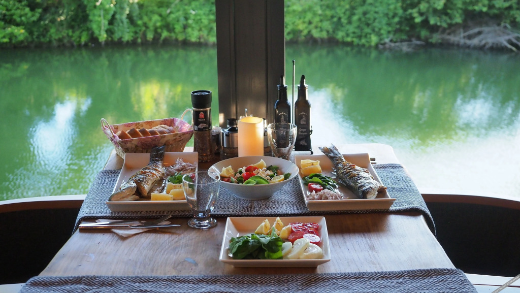 Сайл: Antik River House