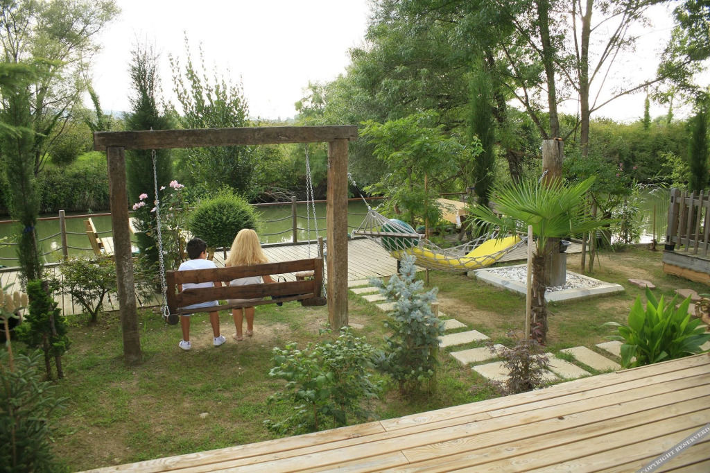 Сайл: Antik River House
