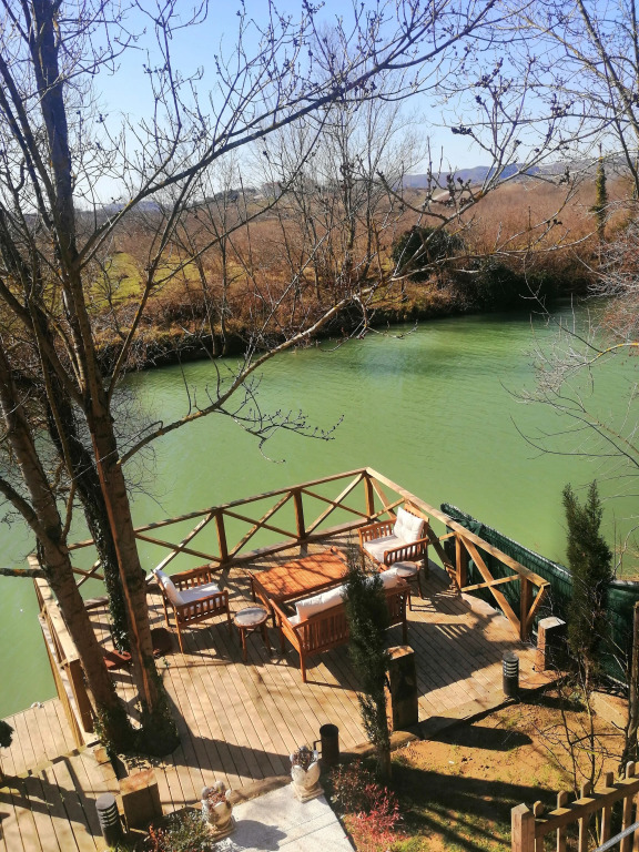 Сайл: Antik River House