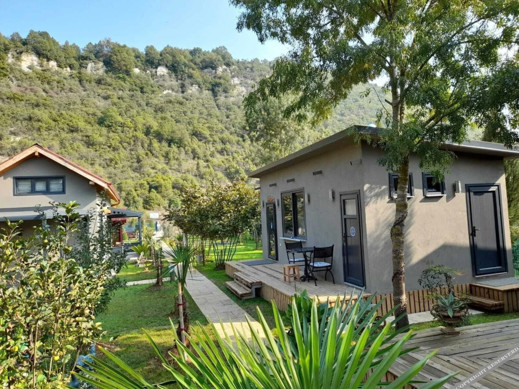 Сайл: Antik River House