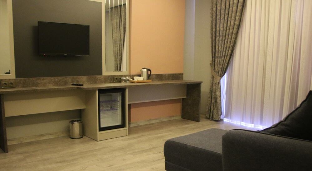 Чайджума: Ereza Otel
