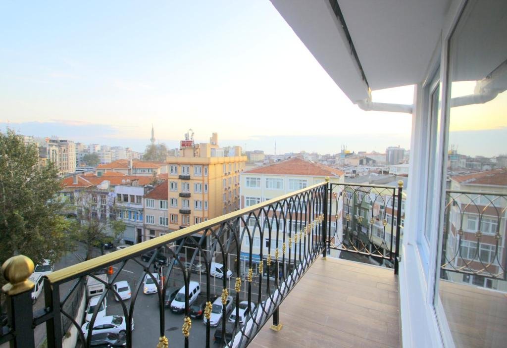 Стамбул: Hira Hotel