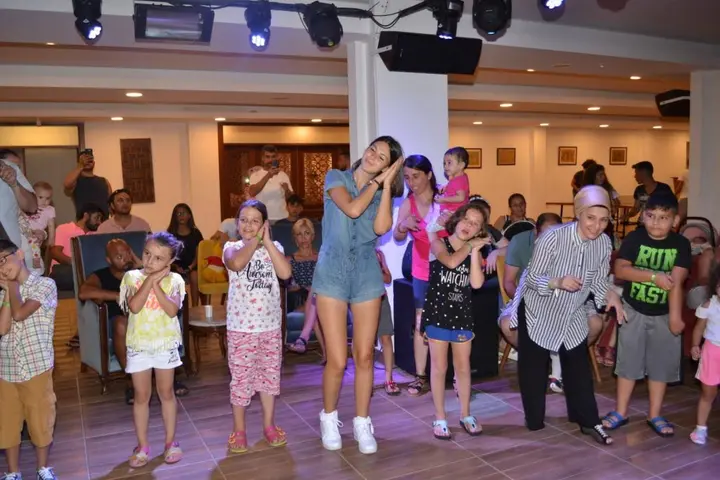 Айвалык: Corina Family Fun Club By Kispet Hm