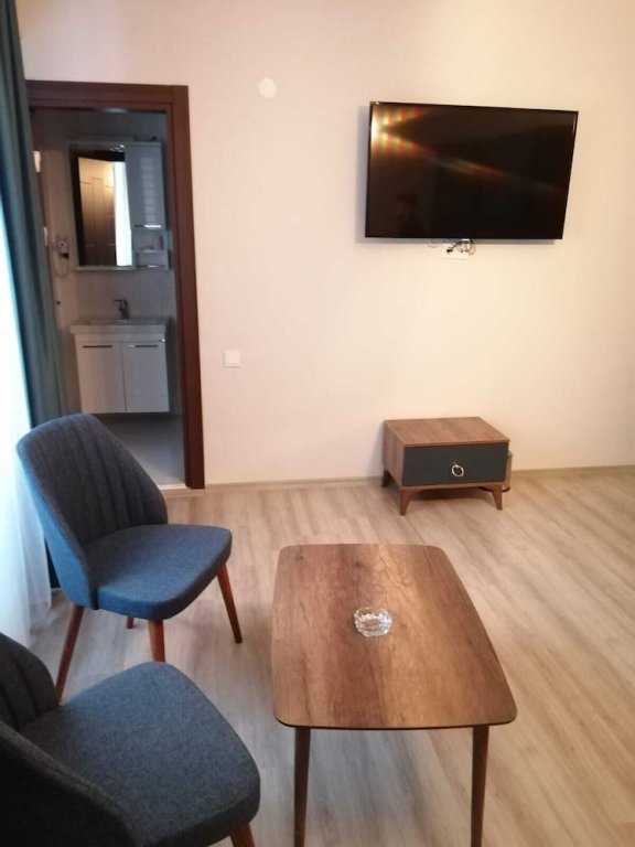 Янык: Papatya Hotel