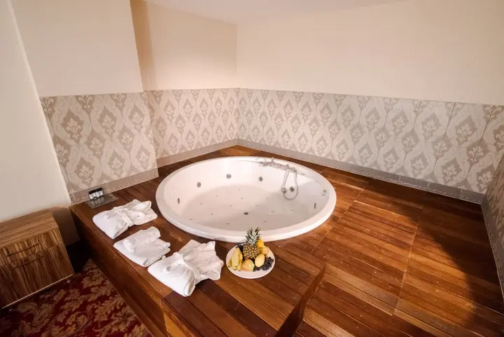 Караман: Grand Hotel And Convention Centre Karaman