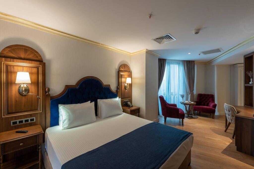 Стамбул: Nova Plaza Pera