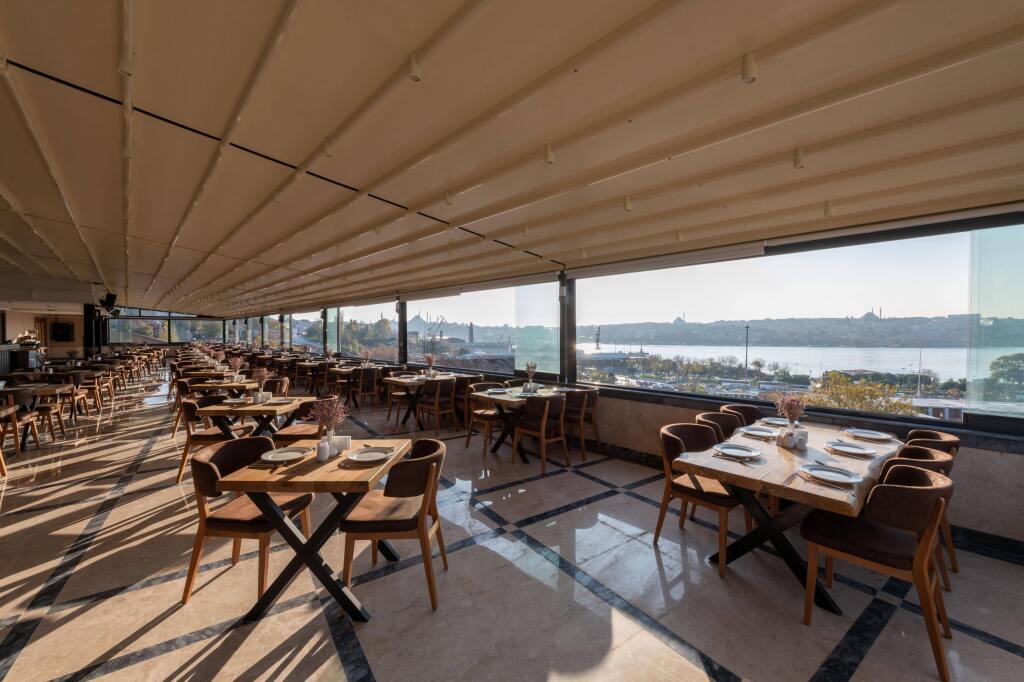 Стамбул: Nova Plaza Pera