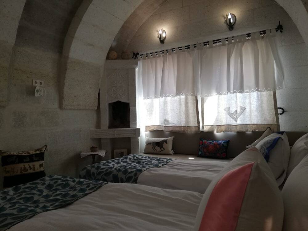 Учисар: Pigeon Hotel