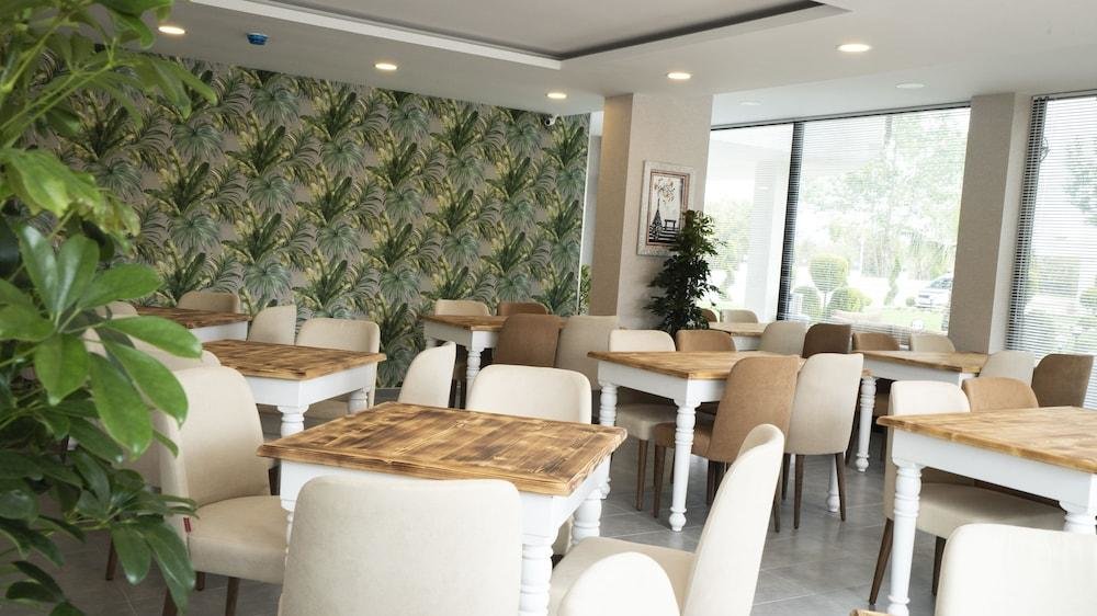 Анталья: Lara Garden Hotel