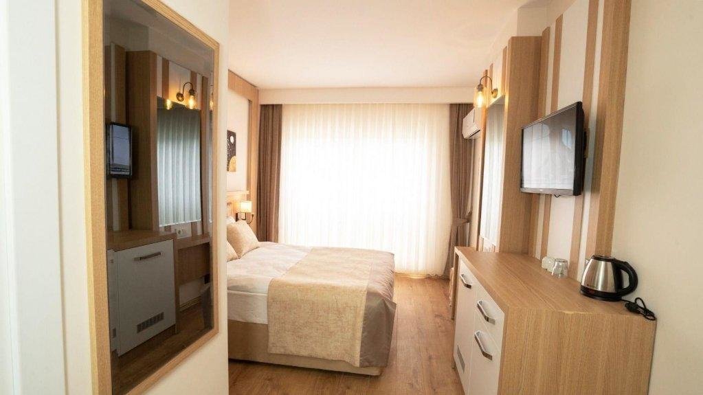 Анталья: Lara Garden Hotel