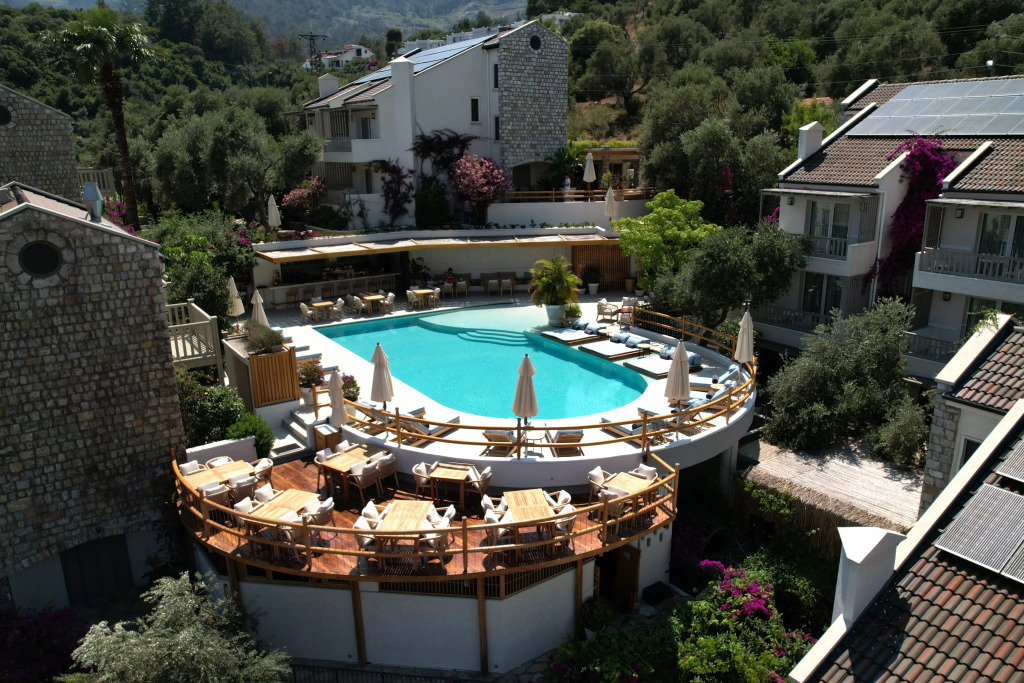 Турунч: Отель Pilos Suites