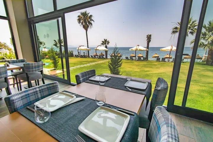 Гюзельчамлы: Maia Luxury Beach Hotel & Spa