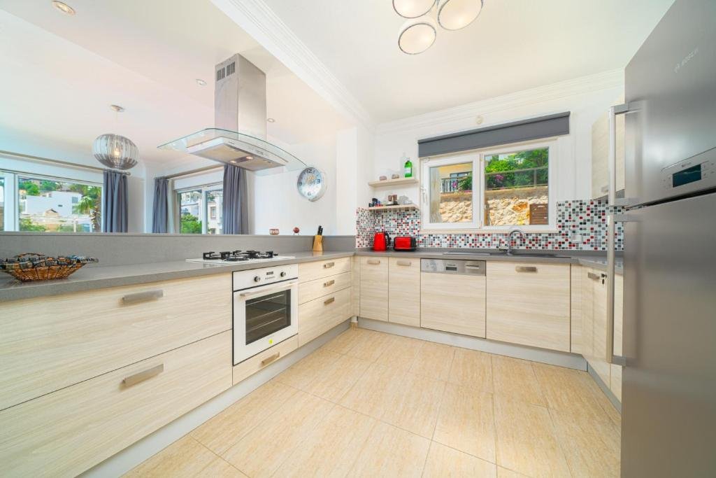 Калкан: Villa With 5 Bedrooms In Kalkan With Wonderful Sea View Private Pool Terrace